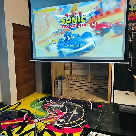 דירה Capsule Street Art - Sauna- Jacuzzi - Playstation 5 - Billard - Netflix - Cinema - Terrasse דואי